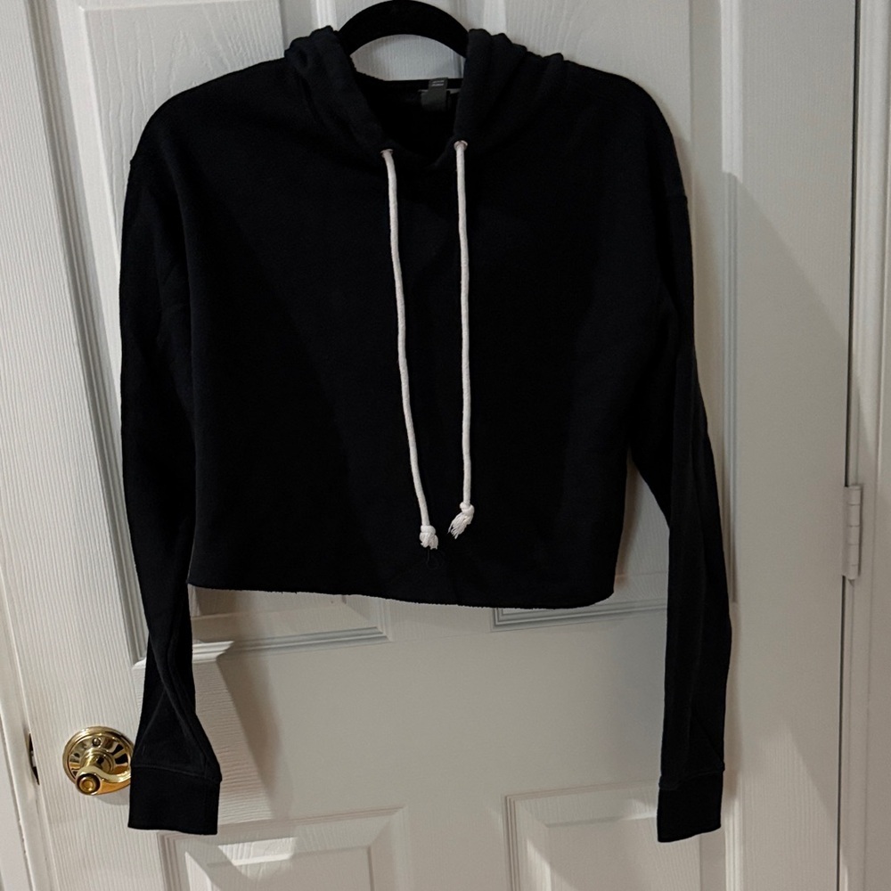 Black Cropped Hoodie with Drawstring - wild fable xs - Picture 1 of 3